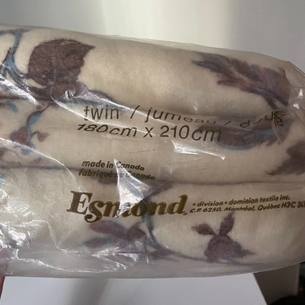 Esmond Brown Floral Satin Trim Twin Fleece Polyester Blanket‎ NOS